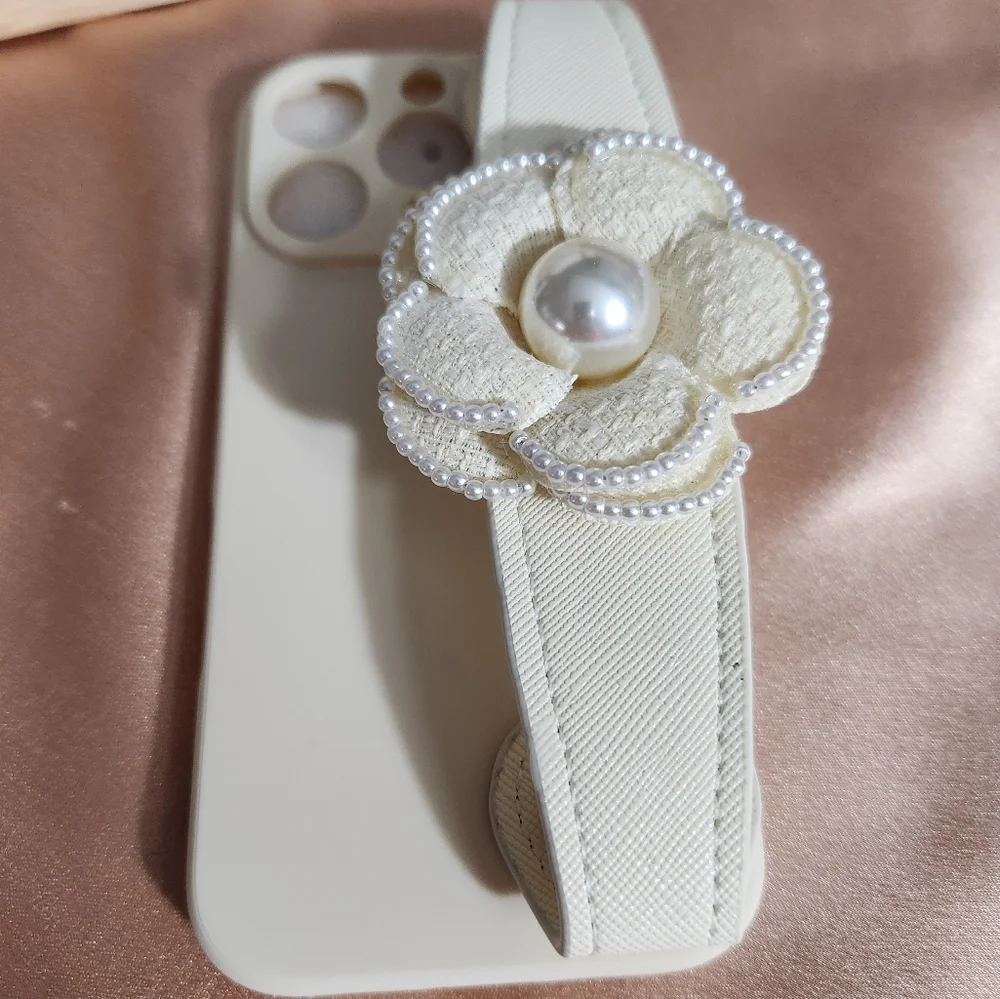 Elegant Cream Floral camelia phone Case Accessory
